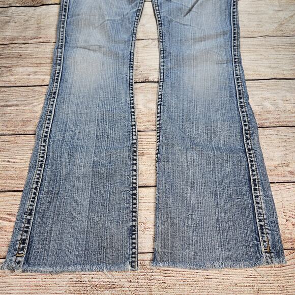 Silver Jeans Twisted Bootcut Womens Size 26 Blue Distressed Denim Crop Raw Hem - Picture 2 of 8